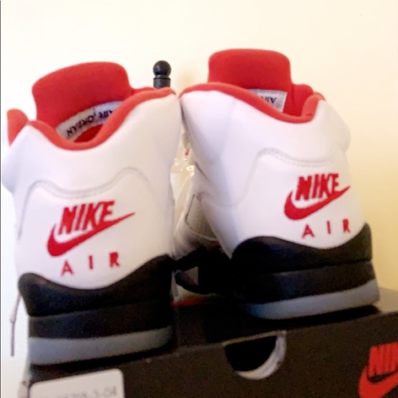Retro Air Jordan 5 - Picture 2 of 4